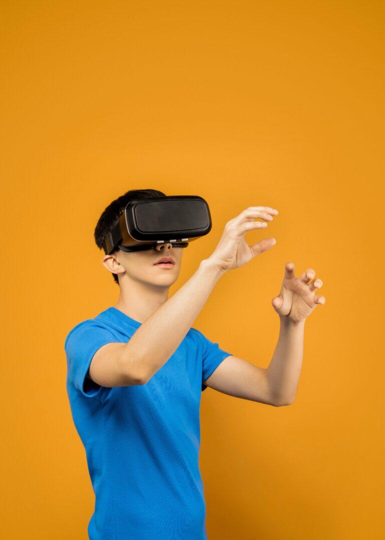 Meta VR 元宇宙 XR 社交